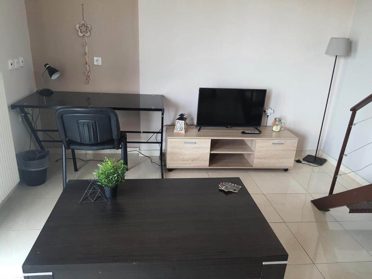 Seaside Beach Apartment Каламата Экстерьер фото
